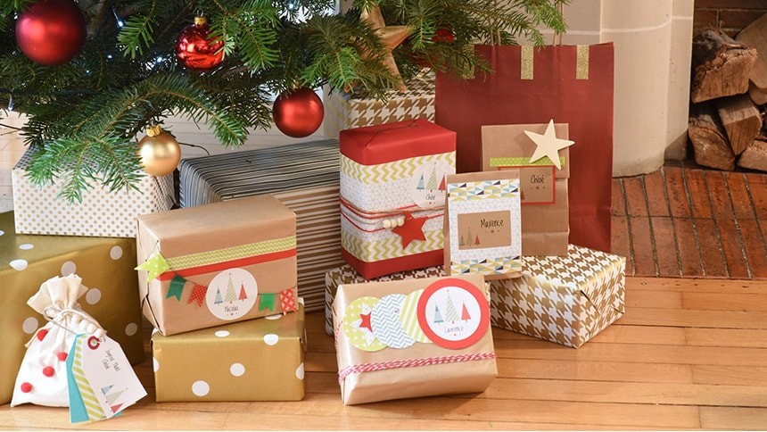 Lot d'étiquettes Noël personnalisées prénom version papier cartonné ou  autocollants pour décorer vos cadeaux de Noël
