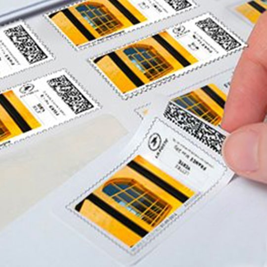 AVERY - Pochette de 72 étiquettes autocollantes pour imprimer ses timbres,  Personnalisables et imprimables